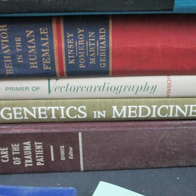 Lot 49 - Medical Reference Books