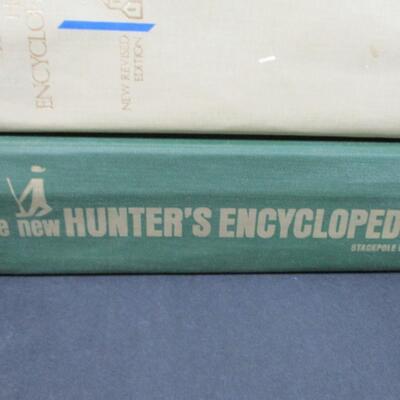Lot 50 - Encyclopedia's - Vintage 1966 The New Hunters Encyclopedia
