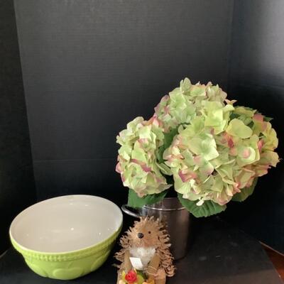 227  Mason Cash Green Ceramic Bowl/ Ice Bucket with Faux Hydrangeas 