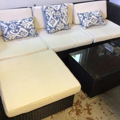 325 5pc Outdoor Lounge Set with coffee table and cushions 