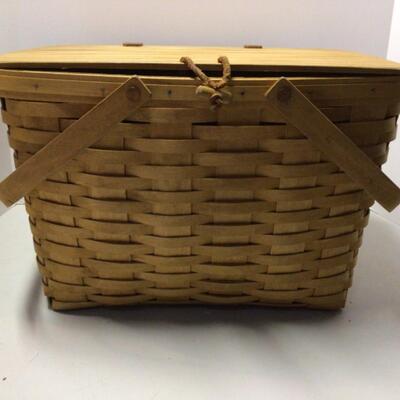 378 Large Longaberger Picnic Basket with wooden stand and organizer 