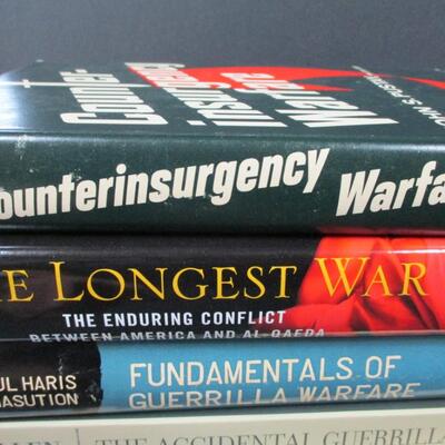 Lot 81 - Military History Books
