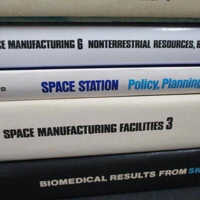 Lot 68 - Space - American Institute Of Aeronautics & Astronautics -  Books