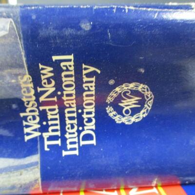 Lot 77 - World Atlas - Dictionary - Law - Encyclopedia Books