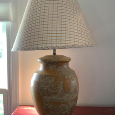 154 Pottery Toile Lamp 