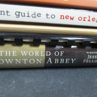 Lot 91 - Movie Screenplays & Tourist Books - Downton Abbey