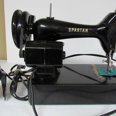 Vintage Singer Spartan 192K Sewing Machine With Foot Pedal, Made in Great Britian and Canada