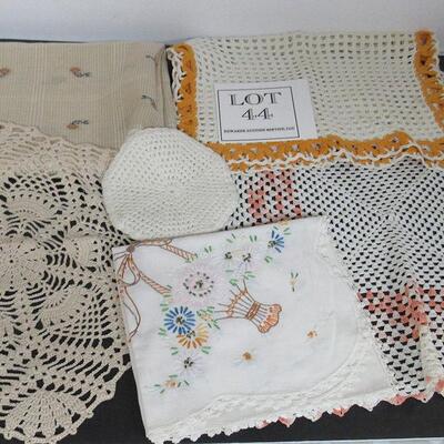 Lot of 6 Doileys, Kitchen Curtain Top, Potholder