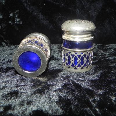 FENTON COLBOLT BLUE GLASS SHOE-COLBOLT BLUE SALT & PEPPER SHAKERS - HURRICAN OIL LAMP-