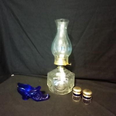 FENTON COLBOLT BLUE GLASS SHOE-COLBOLT BLUE SALT & PEPPER SHAKERS - HURRICAN OIL LAMP-