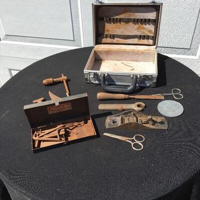 Mixed tool set and toolbox contents woodworker