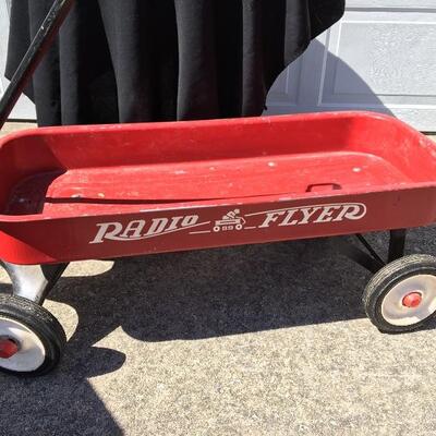 Radio Flyer red garden wagon 16 x 34â€œ