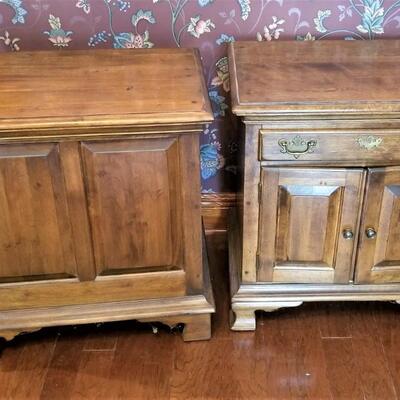 Lot #176  Pair of Nightstands/Side Tables