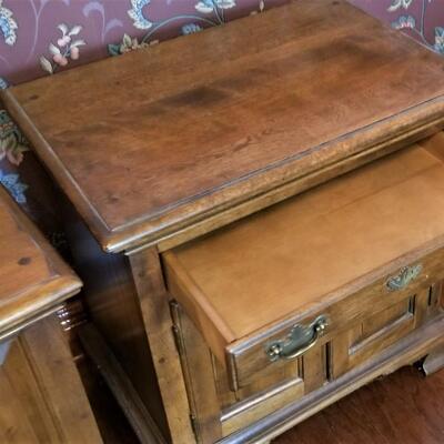 Lot #176  Pair of Nightstands/Side Tables