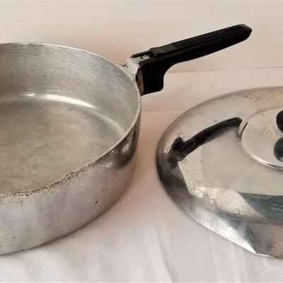 Lot #183  Magnalite heavy skillet with lid