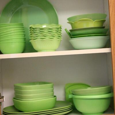 Lot 19 Plastic Green Dishes