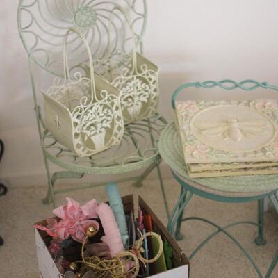 Lot 80 Green Garden Chairs & DÃ©cor
