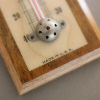 Lot 88 USA Thermometer