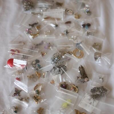 Lot 102 HUGE Earrings Sets Lot - Jewelry #1
