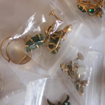 Lot 102 HUGE Earrings Sets Lot - Jewelry #1