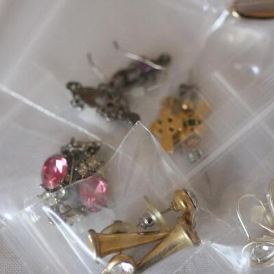 Lot 102 HUGE Earrings Sets Lot - Jewelry #1