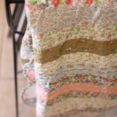 Lot 115 Quilt Rack w/ 2 Quilts 3' T