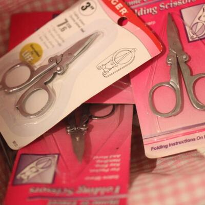 Lot 126 NWT Hair Clips, Sponges, Hair Bows & More