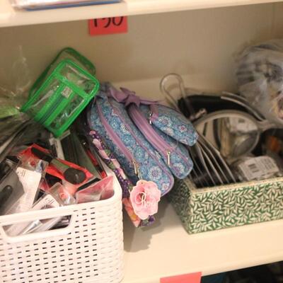 Lot 130 NWT Make Up Brushes, Mirrors & More 