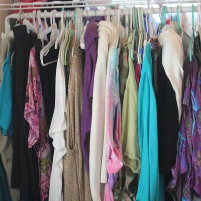 Lot 141 2 Clothing Racks (Racks, Clothing, Hangers) #1