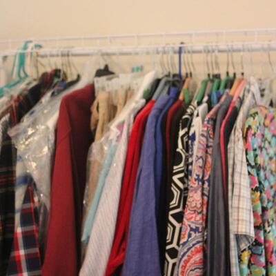 Lot 143 3 Clothing Racks (Racks, Clothing, Hangers) #3