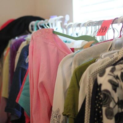 Lot 143 3 Clothing Racks (Racks, Clothing, Hangers) #3
