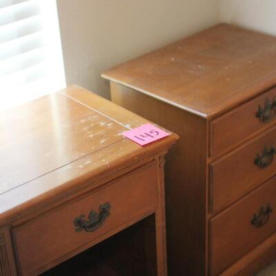 Lot 145 Vintage Imperial Quality Furniture Wood Nightstands