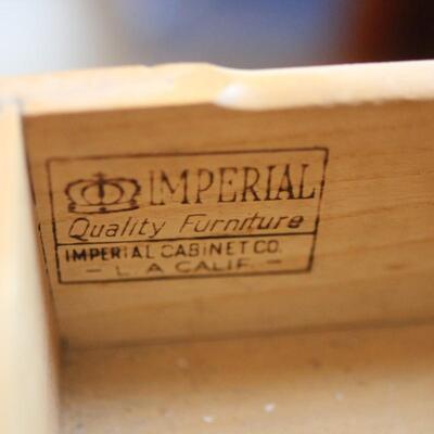 Lot 145 Vintage Imperial Quality Furniture Wood Nightstands