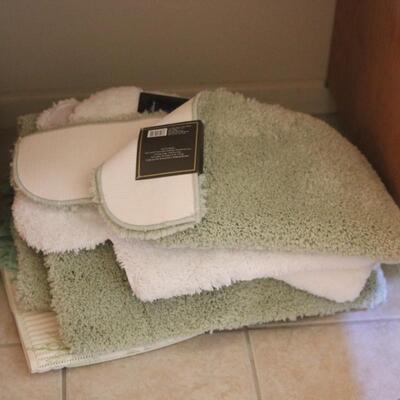 Lot 148 NWT Bath Mats