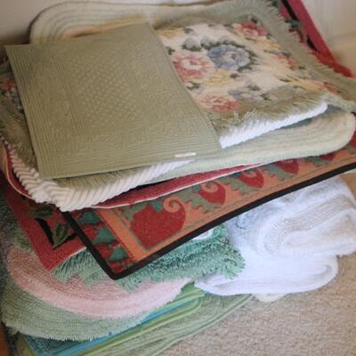 Lot 156 Decorative Rugs, Bath Rugs (many NWT) #2