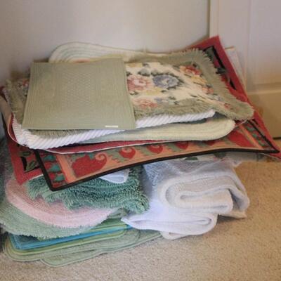 Lot 156 Decorative Rugs, Bath Rugs (many NWT) #2