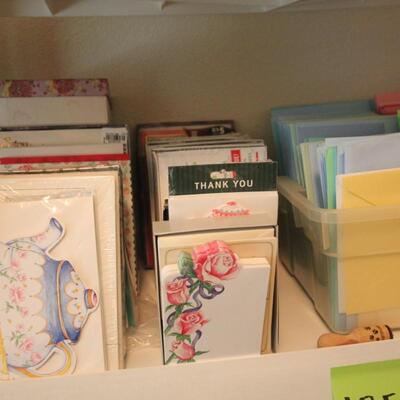 Lot 185 NWT Cards, Stickers, DÃ©cor Boxes & More