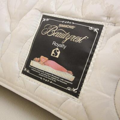 Lot 193 Queen Size Simmons Mattress & Box Spring w/ Bed Frame