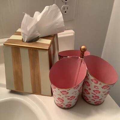 458. Decorative Tissue Box Cover & 3 Section Pink Floral Organizer