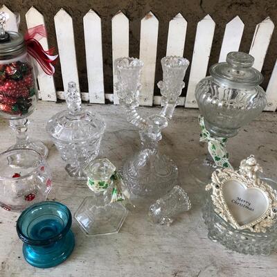 Miscellaneous glass lot fair to good condition