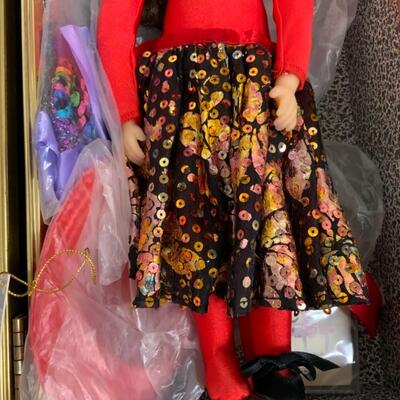 #35 Vintage Horseman Robin Woods Curtain Call Dolls with Trunk 