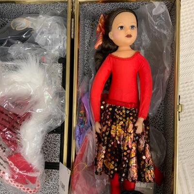 #35 Vintage Horseman Robin Woods Curtain Call Dolls with Trunk 