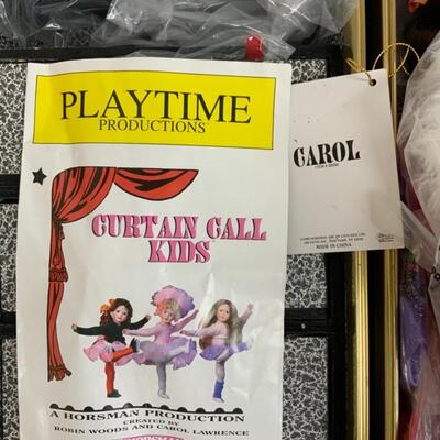 #35 Vintage Horseman Robin Woods Curtain Call Dolls with Trunk 