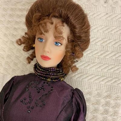 #36 Franklin Mint Gibson Girl  and Trunk Wardrobe