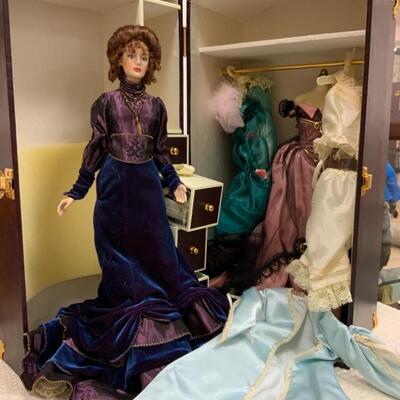 #36 Franklin Mint Gibson Girl  and Trunk Wardrobe