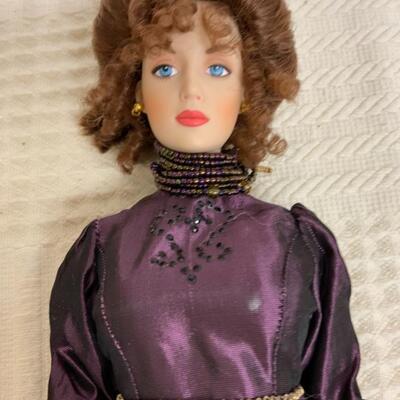 #36 Franklin Mint Gibson Girl  and Trunk Wardrobe