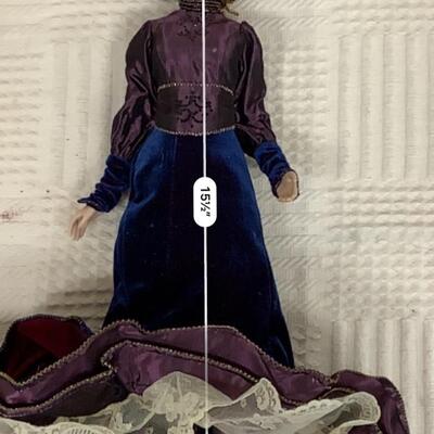 #36 Franklin Mint Gibson Girl  and Trunk Wardrobe