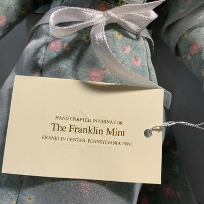 #40 Rare Franklinâ€™ Mint Lily Gibson Girl