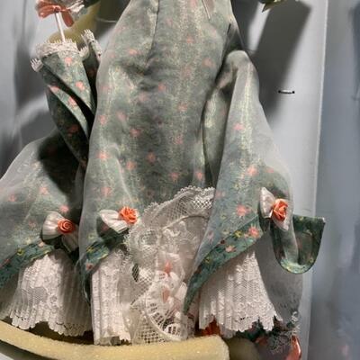 #40 Rare Franklinâ€™ Mint Lily Gibson Girl