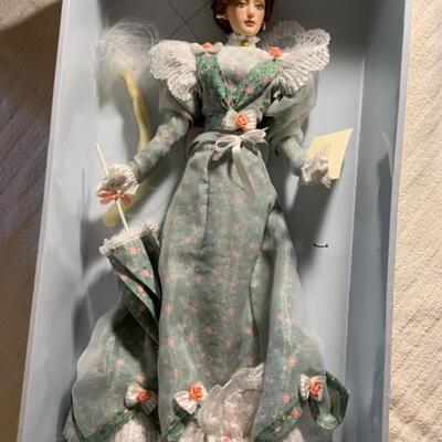 #40 Rare Franklinâ€™ Mint Lily Gibson Girl